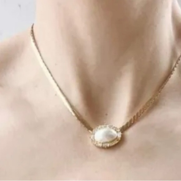 Christian Dior Vintage Oval Pearl Crystal pendant Necklace - Picture 2 of 4